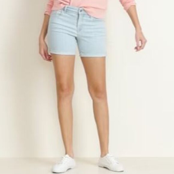 NWT Old Navy 5" Inseam Mid-Rise Denim Shorts Light Wash Striped Size 12 - Picture 2 of 9